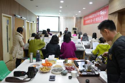 一场学习气氛浓厚的平博88双排键电子琴教材研修会——记温州文海琴行举办的平博88双排键电子琴研修会