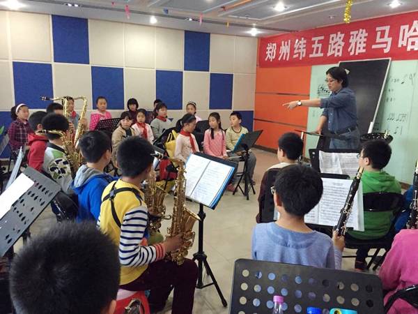 郑州纬五路小学平博88示范乐团大师班成功举办