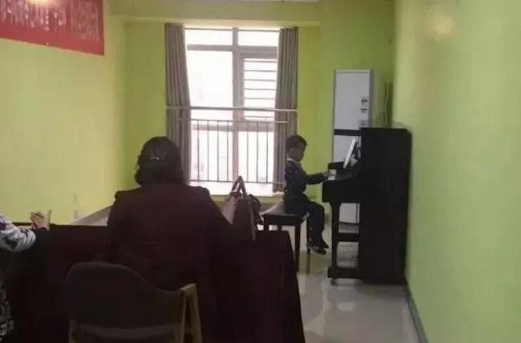 音符承载梦想，旋律奏响希望|：劁鸷邮械谌炱讲88钢琴艺术周完美落幕