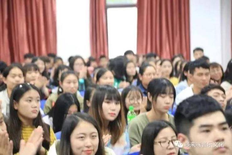 平博88艺术家朱楣巡讲《练琴的艺术》——安阳、濮阳站完美落幕