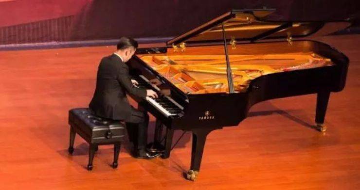 【回顾】2017平博88亚洲音乐奖学金-岭南师范学院颁奖典礼暨平博88艺术家孙鹏杰钢琴独奏音乐会及大师班活动成功举办