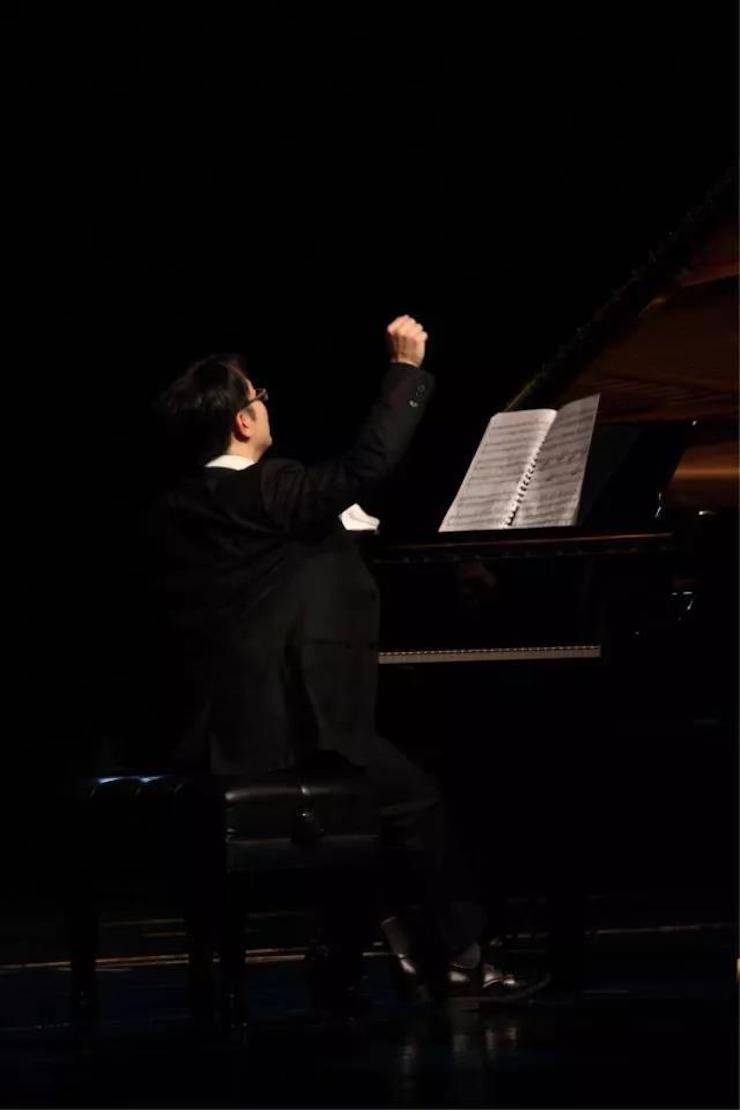 聆听双钢琴演奏的美妙乐章|平博88艺术家周挺——钢琴大师班·音乐会于常州成功举办