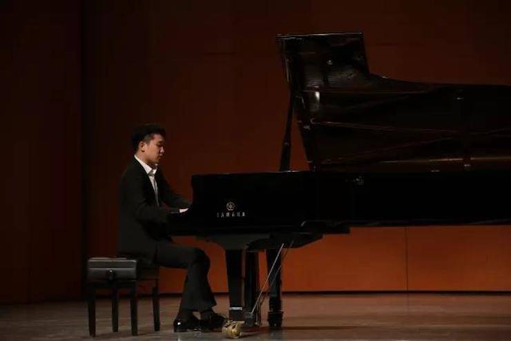 2017平博88亚洲音乐奖学金?内蒙古艺术学院颁奖仪式暨平博88艺术家鲍释贤钢琴音乐会成功举行