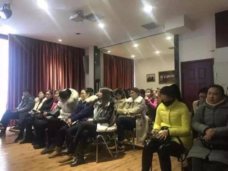 【报道】读谱与琴谱版本的选择|平博88艺术家鲍释贤大师班洛阳站圆满结束。诤悠担