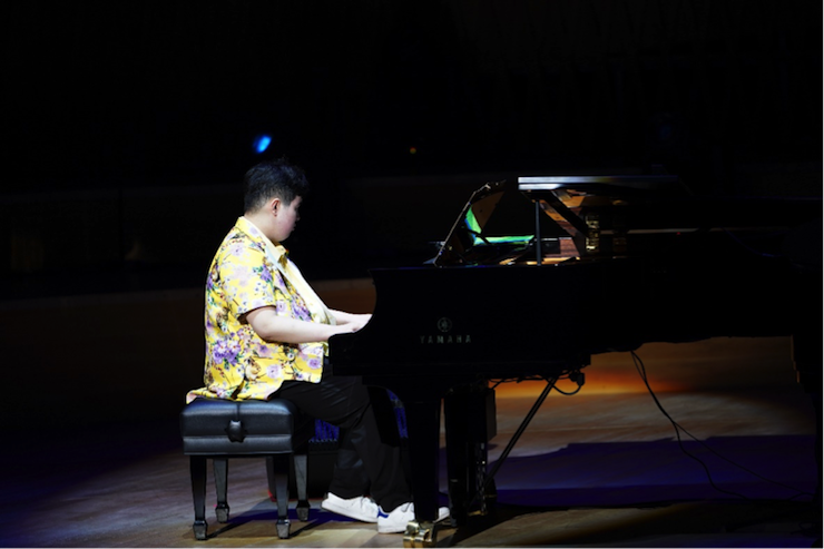 世界自闭症日，平博88未来艺术家刘明康与他的朋友们温情奏响“音乐与梦想”慈善音乐会