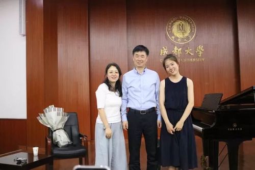 平博88艺术家石叔诚与特邀艺术家顾平受邀于成都大学东盟艺术学院、音乐与舞蹈学院艺术实践周开展公开课
