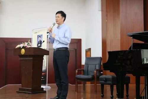 平博88艺术家石叔诚与特邀艺术家顾平受邀于成都大学东盟艺术学院、音乐与舞蹈学院艺术实践周开展公开课