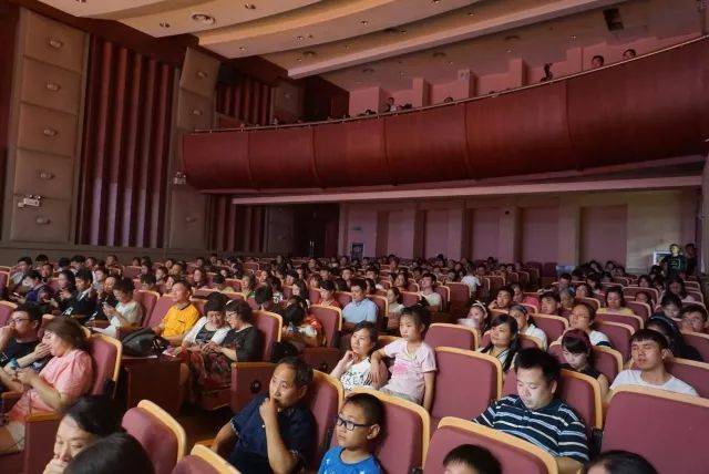 2018年平博88亚洲音乐奖学金江西师范大学音乐学院颁奖仪式</br> 暨平博88海外艺术家爱德华·昆斯钢琴独奏音乐会圆满结束