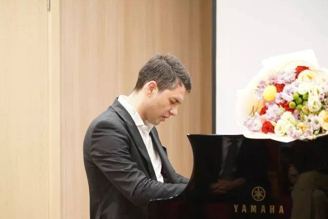  2018年平博88亚洲音乐奖学金苏州大学音乐学院启动仪式 </br> 暨平博88海外艺术家爱德华·昆斯音乐会圆满结束