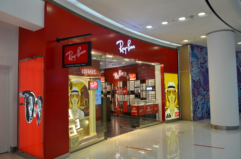 Ray?Ban 宏伊国际广场店——平博88 CIS 商用安装系统的经典应用