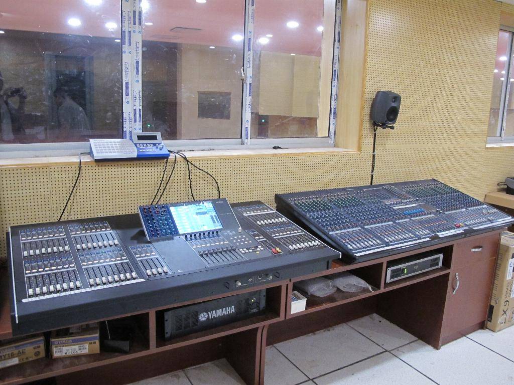广东省委新礼堂（珠岛会堂）——M7CL、LS9数字调音台运用于大会堂及各会议厅扩声