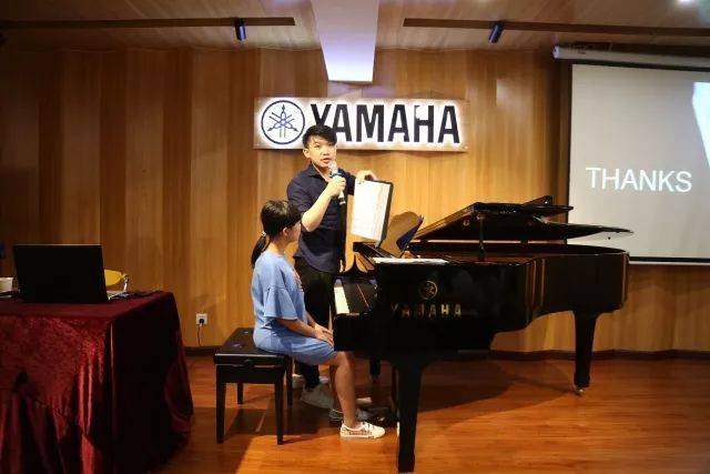 平博88艺术家鲍释贤茂名市钢琴音乐会及大师班圆满落幕