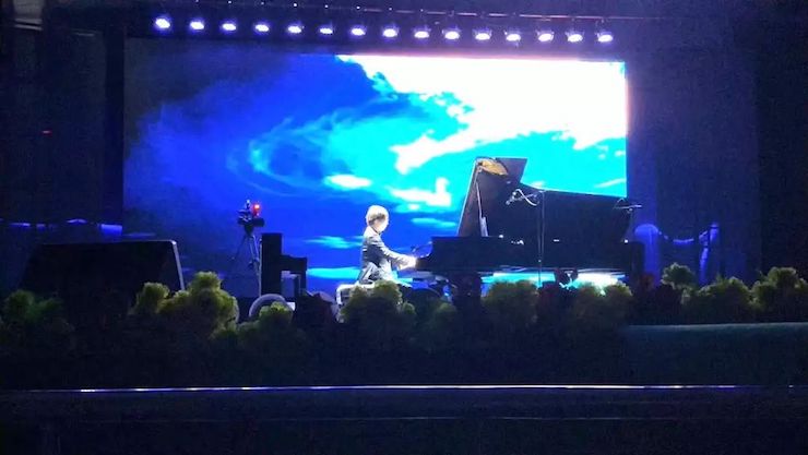 平博88艺术家宋思衡“80后的时光机”多媒体音乐会内蒙古巡演圆满落幕