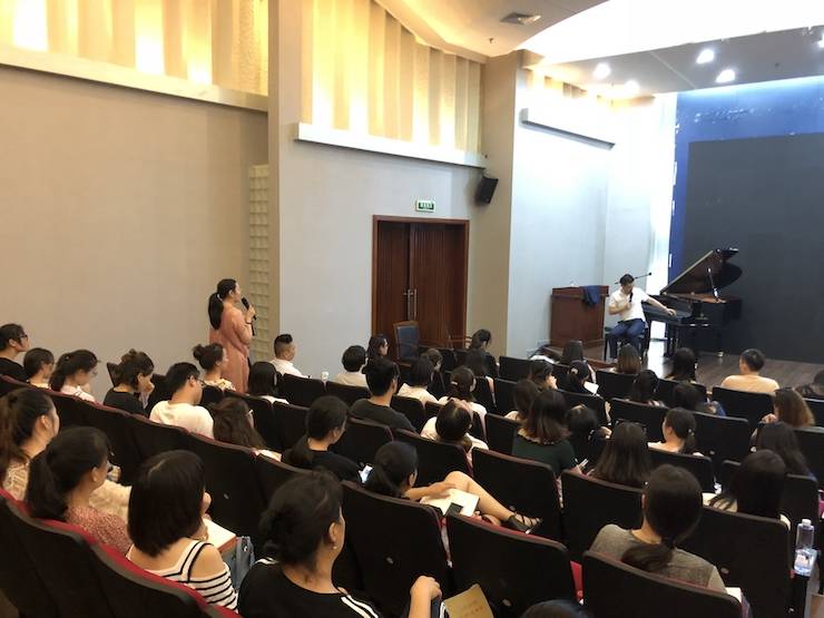 平博88艺术家孙鹏杰“欧美少儿钢琴教学法师资培训”嘉兴站圆满落幕