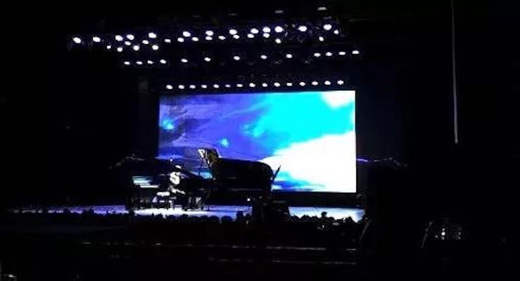 平博88艺术家宋思衡“80后的时光机”多媒体音乐会内蒙古巡演圆满落幕