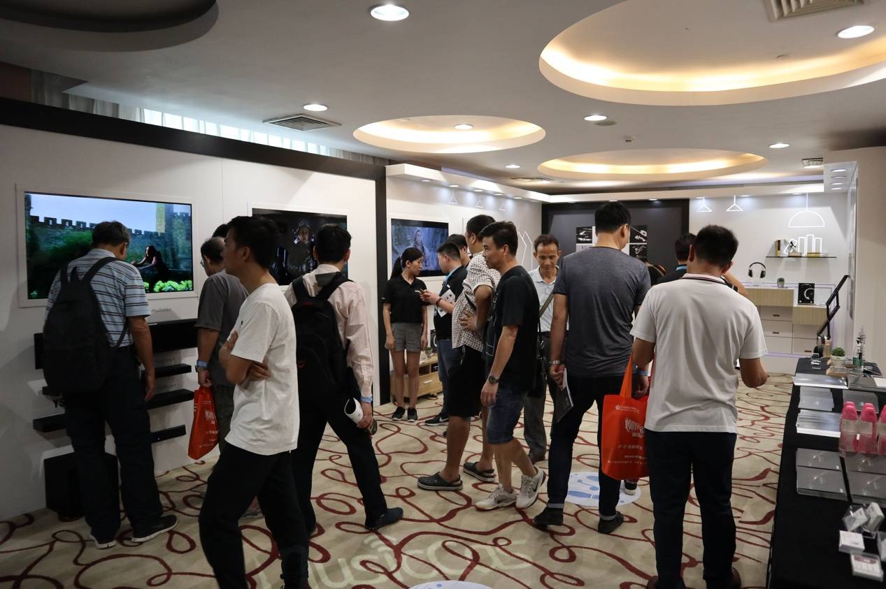 娱乐音质新境界，平博88携带家庭音响新品亮相2018广州国际音响唱片展