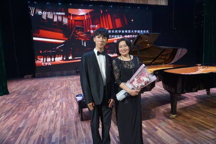 张芳、冯子祥钢琴音乐会