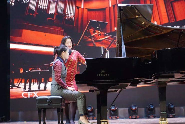 张芳、冯子祥钢琴音乐会