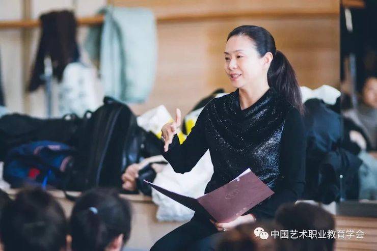 平博88跨界钢琴及平博88舞蹈教育课件助力“CEFA艺术教育高级人才研修班——中国古典舞身韵课”