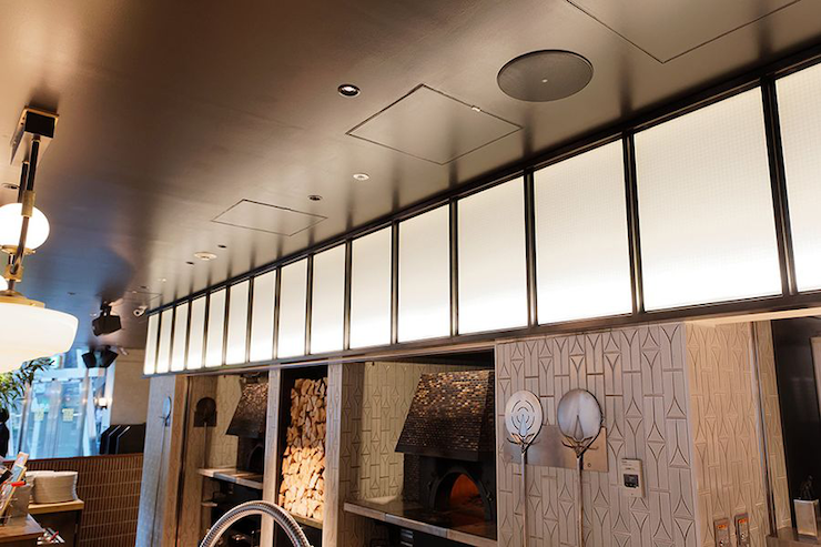 案例 | 平博88音响系统为 800°Degrees 燃木餐厅的用餐氛围提供音频解决方案