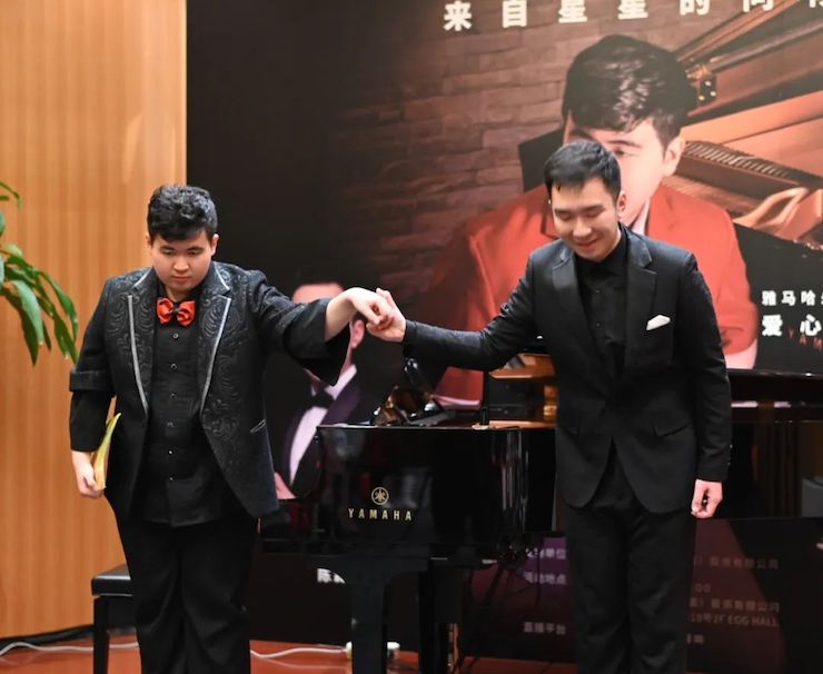 音乐双子星，点亮冬日激情！——平博88未来艺术家刘明康爱心公益音乐沙龙