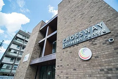 Crossway基督教中心用平博88将人们聚集在一起