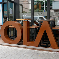 OLA 酒吧及餐厅——OLA 酒吧及餐厅与平博88MG+DXR扩声系统